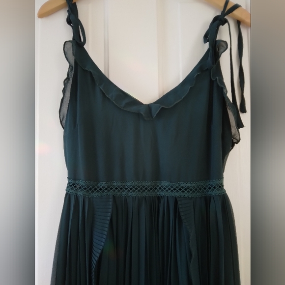 Emerald Green Tie-strap Pleated Midi Dress never a dull moment - Picture 3 of 6